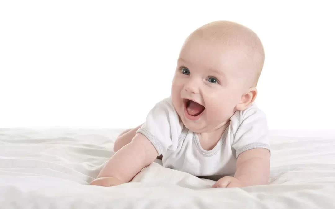 Ninho Aconchegante: Maximizando Espaços Pequenos no Quarto do Bebê.